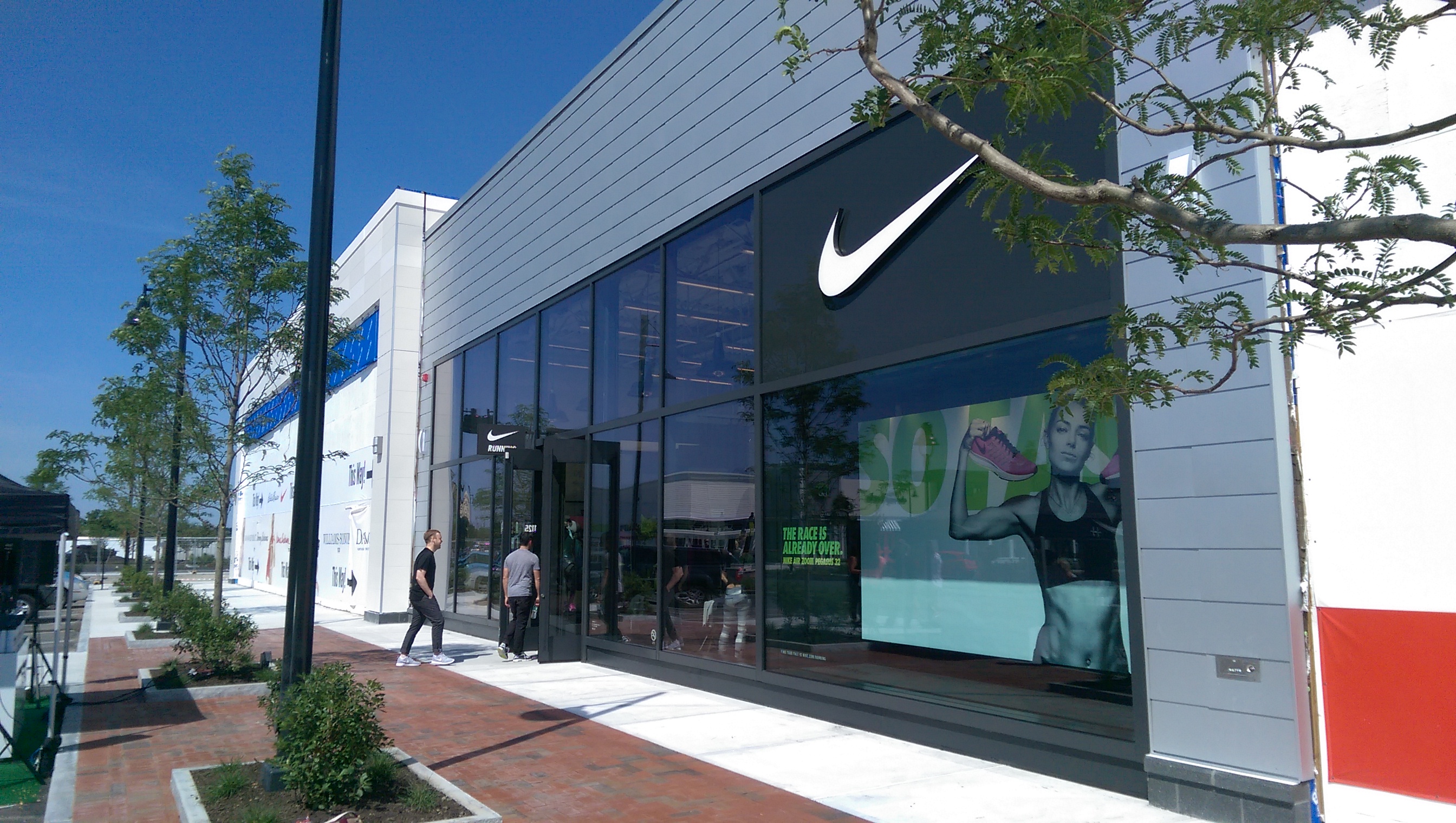 nike store locations in ma